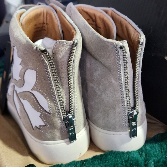 Frye suede ladies sneaker - Picture 2 of 4